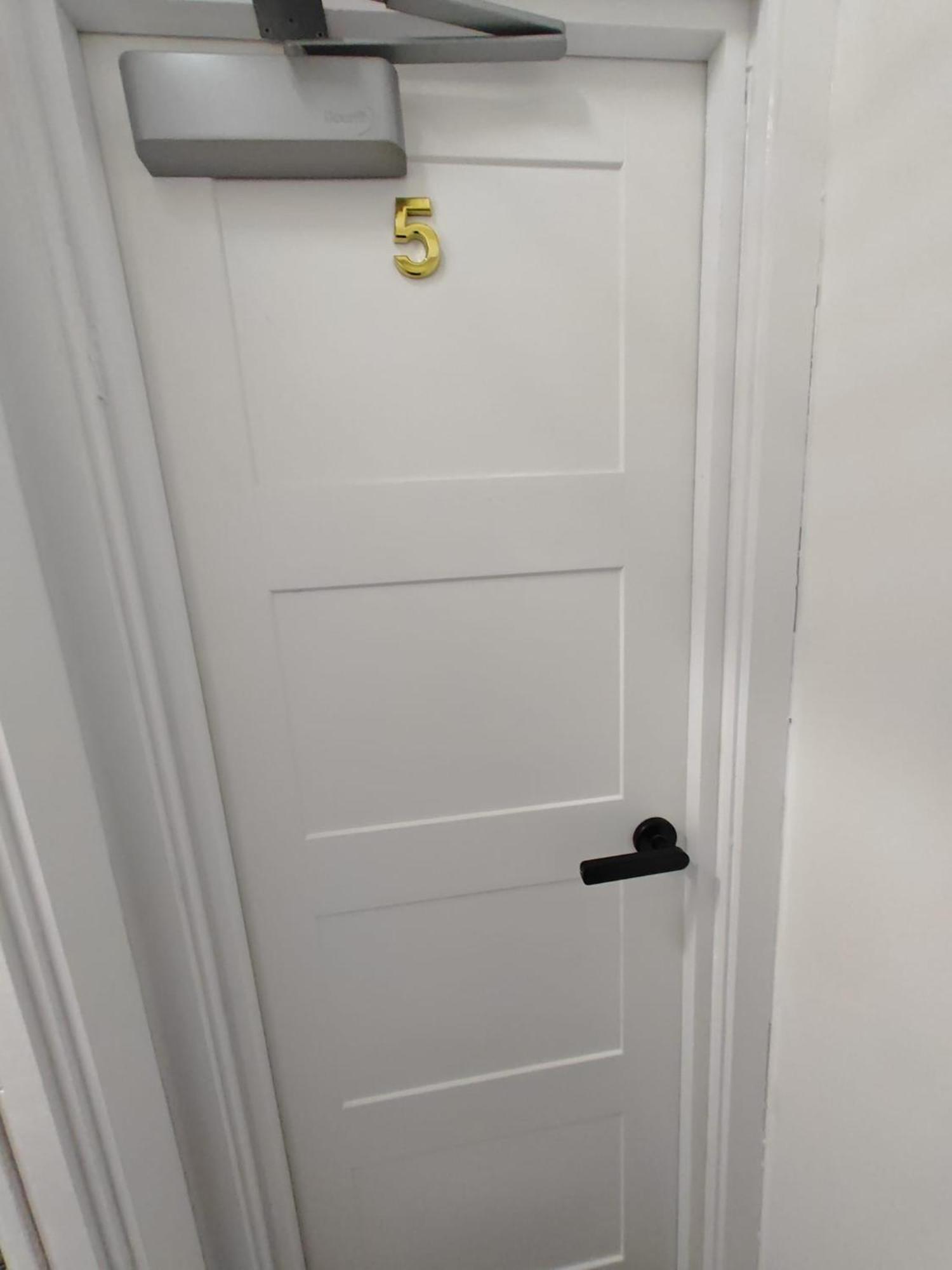Stay Hub City Centre - Self Check-In Birmingham Room photo